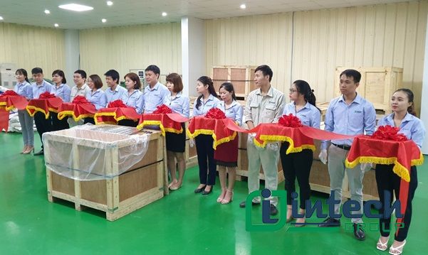 Lễ cắt băng suất lô hàng Con lăn sang Nhật Bản