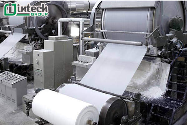 Máy móc hiện đại trong nhà máy chế biến thực phẩm